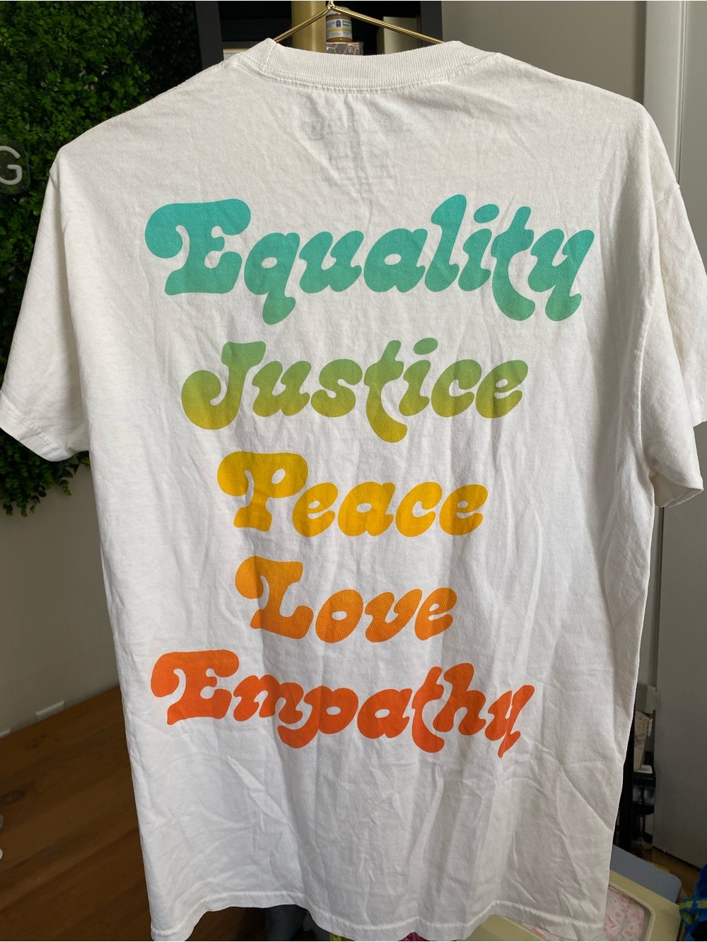 Free & Easy NWOT White Short-Sleeve T-Shirt with Gradient Logo
